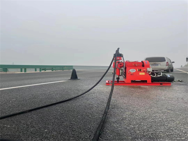 伽师马路路基路面开裂下沉注浆加固灌浆